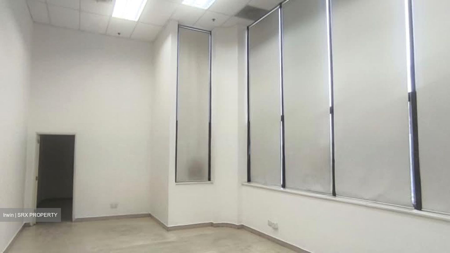 Toh Guan Road (D22), Warehouse #558748161